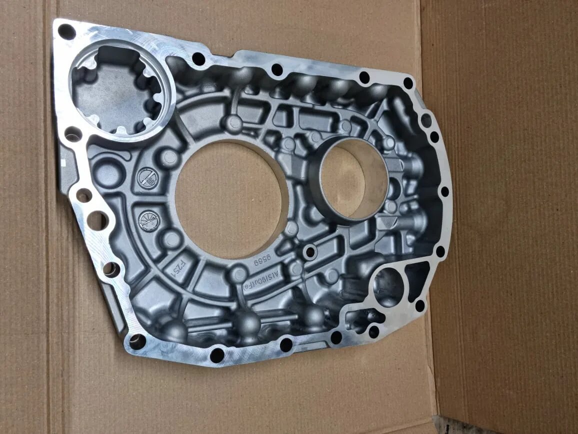 Крышка КПП ZF